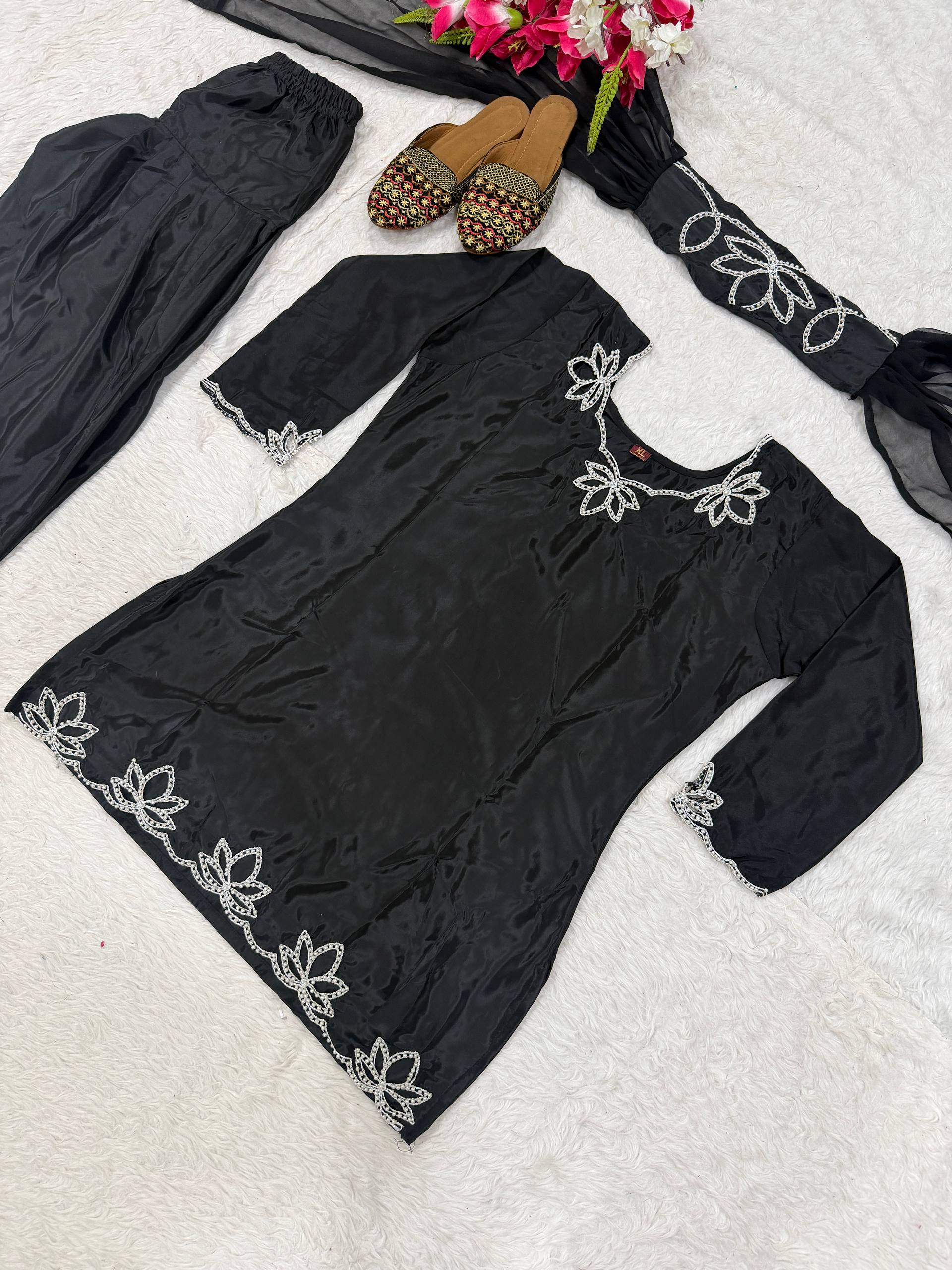 The Midnight Onyx Lotus-Embroidered Silk Set